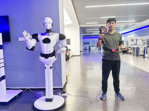 揚州造人型機器人 智能同步，語音交互新突破